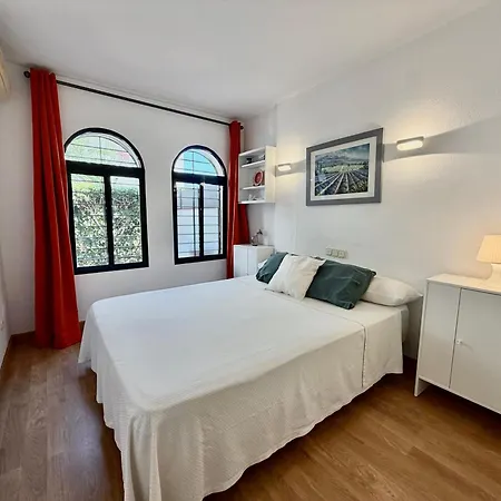 Ponti - Ground-floor With Private Garden Terrace - 125 M From The Beach, Ac Apartament Torremolinos