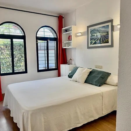 Ponti - Ground-floor With Private Garden Terrace - 125 M From The Beach, Ac