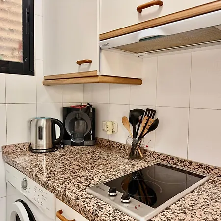 Ponti - Ground-floor With Private Garden Terrace - 125 M From The Beach, Ac *